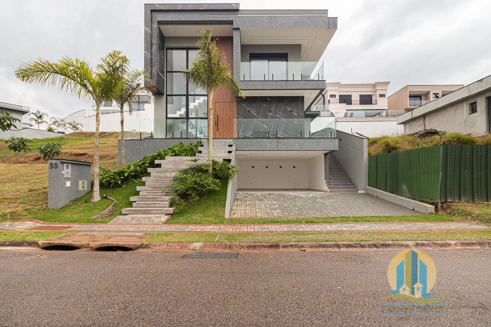 Casa de Alto Padrão à Venda no Residencial Itahyê – Santana de Parnaíba/SP