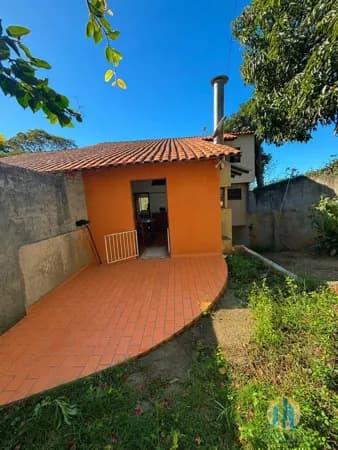 Charmosa casa térrea em estilo rústico