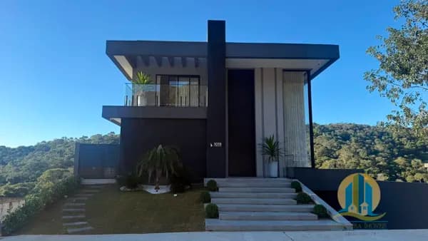CASA CONTEMPORÂNEA E INTELIGENTE COM VISTA PERMANENTE – ALDEIA DA SERRA