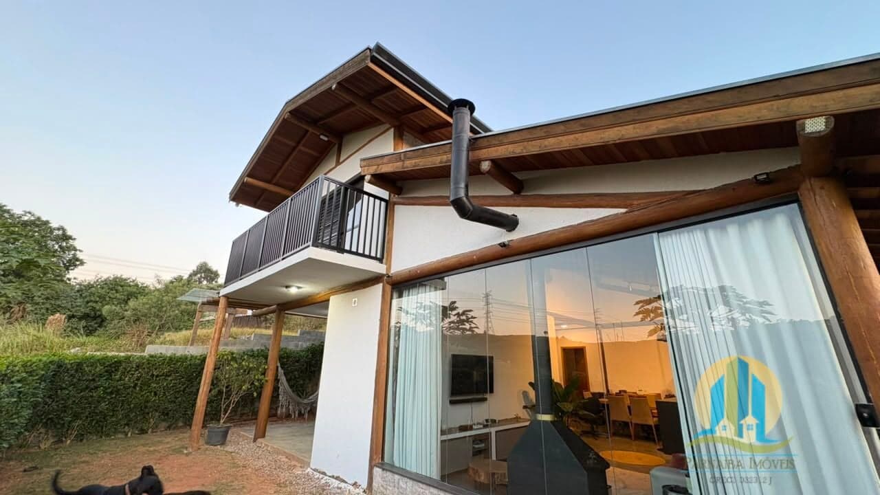 Chácara para Locação – Estilo Contemporâneo com Charme Rústico em Meio à Natureza