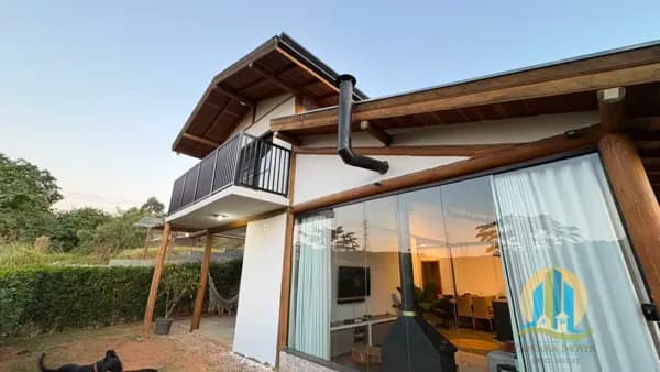 Chácara para Locação – Estilo Contemporâneo com Charme Rústico em Meio à Natureza