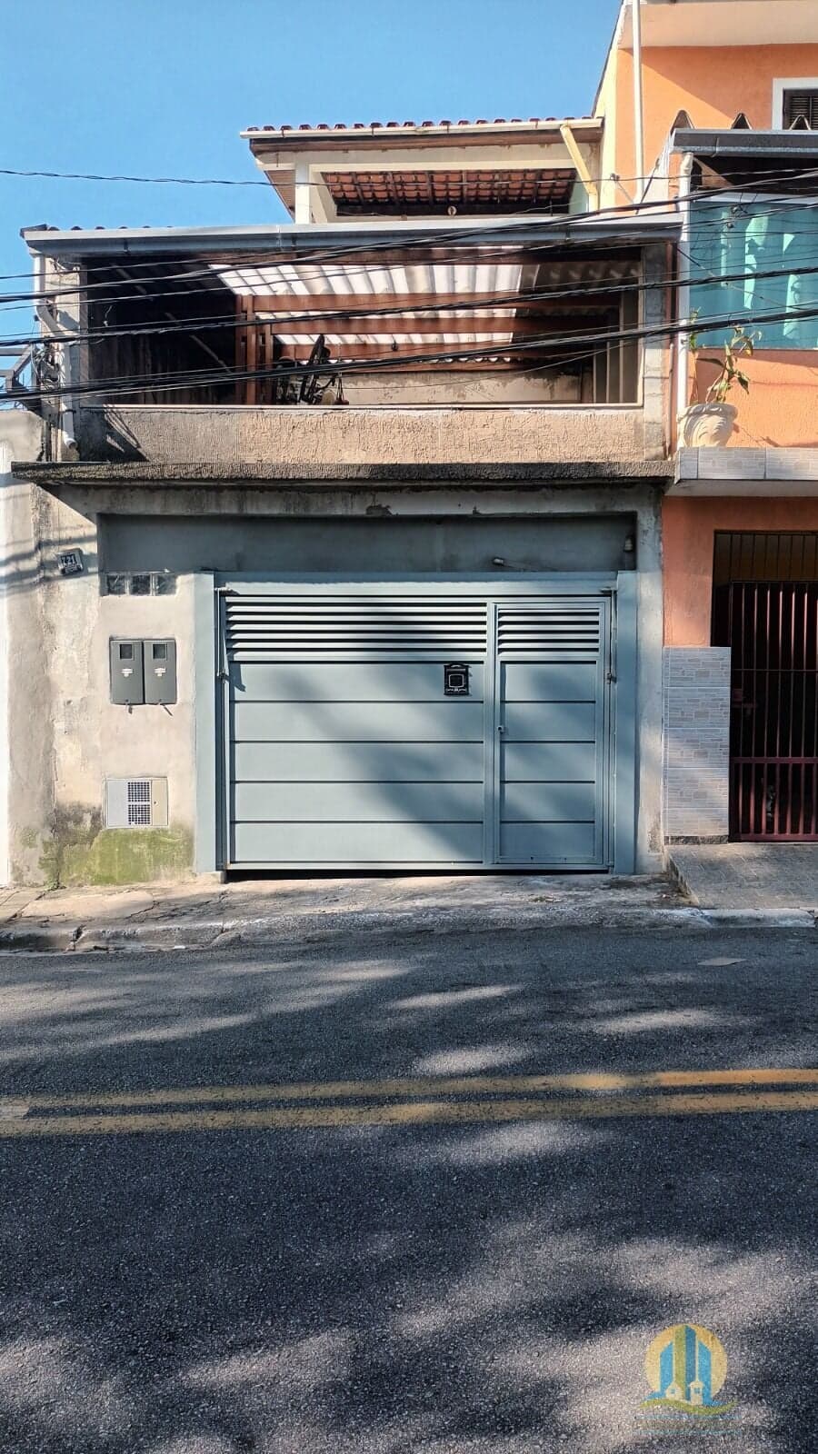 Sobrado á venda Amplo com Edícula Independente, Terraço e Garagem para 3 Veículos
