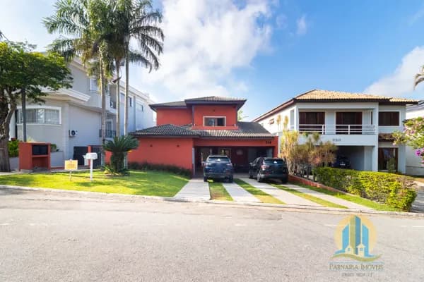 Casa em Santana de Parnaíba - Alphaville