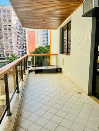 Amplo Apartamento com Varanda e 2 Vagas em Icaraí – 125m² e Lazer Completo!