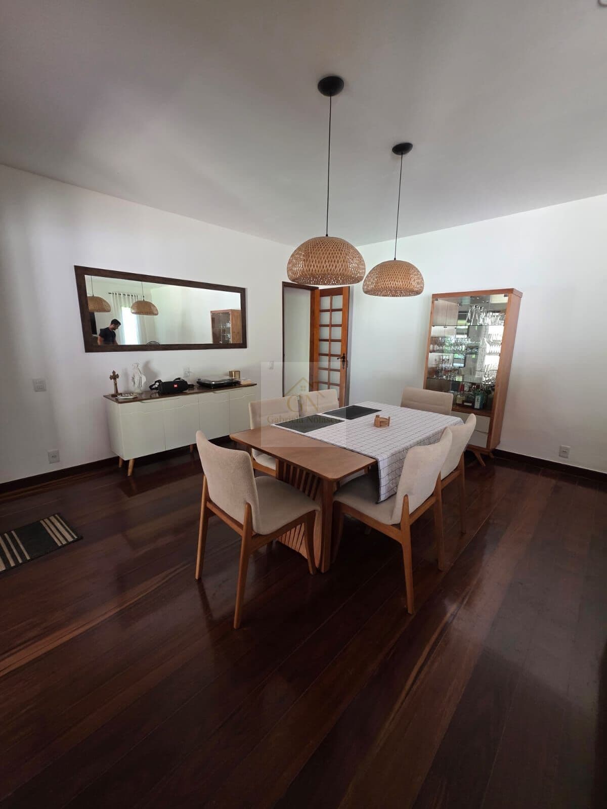 Casa linear com 920m² de terreno, 4 quartos, lazer completo e a 5 minutos do centro de Teresópolis