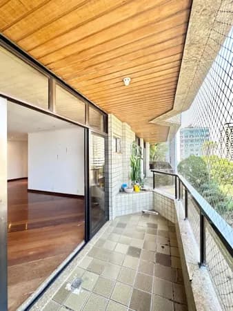 Apartamento com 2 suítes e lazer completo no Ingá!