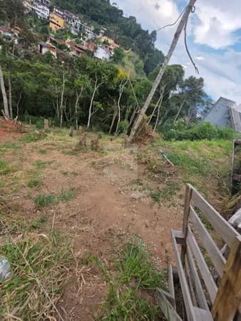 Terreno em declive no bairro Panorama