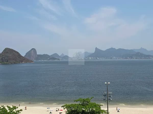 Apartamento Frente Mar na Praia de Icaraí - Amplitude e Elegância