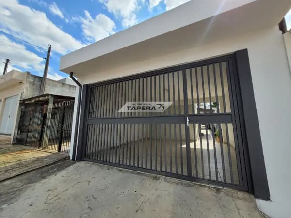 Imóvel com duas casas à venda