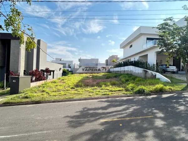 Terreno à venda