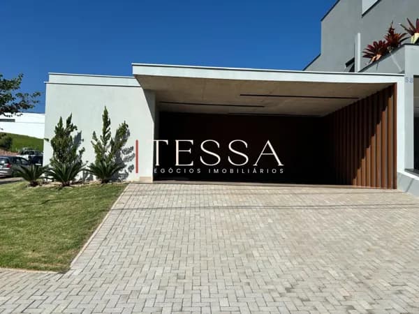 Casa térrea contemporânea com 3 suítes e piscina