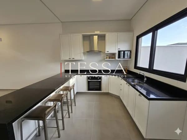 Casa térrea a venda no condomínio Authoria Reserva Jequitibá