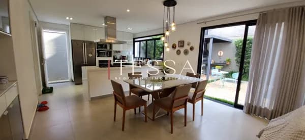 Casa em condomínio a venda no Villa D'Aquilla