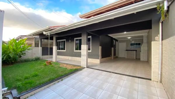 *Casa Alvenaria para locação anual - suíte mais 2 Dormitórios - Nova Esperança - Balneário Camboriú - SC*