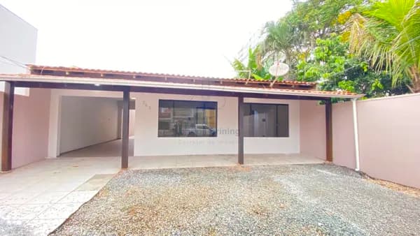 *Casa para locação anual suíte mais 2 dormitórios - São João - Itajaí - SC*