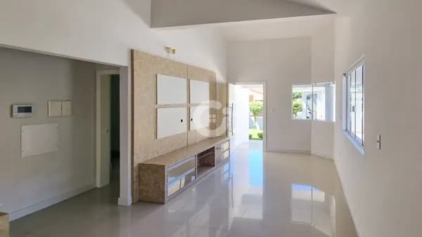 Casa de 3 quartos (1 suíte) com móveis planejados no Humaitá