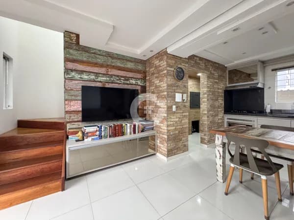 Casa geminada de 2 quartos e 1 banheiro no bairro Vila Esperança