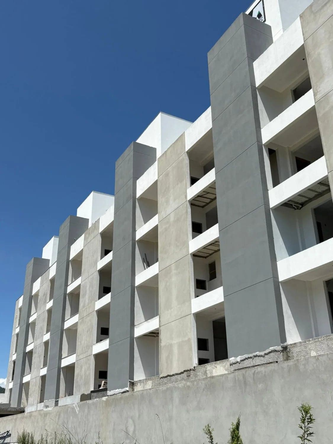 Apartamento à venda no bairro Lídia Duarte em Camboriú/SC