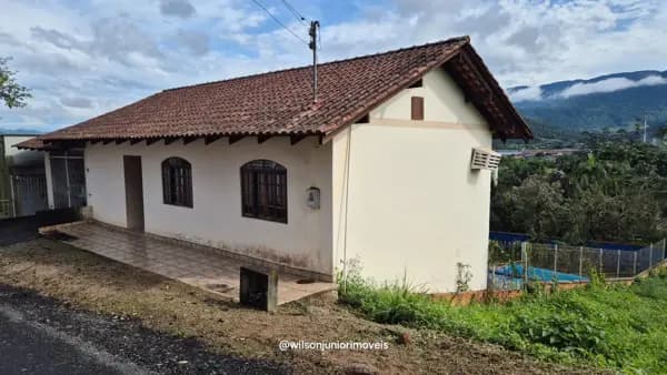 Casa à venda no bairro Centro em Rodeio/SC