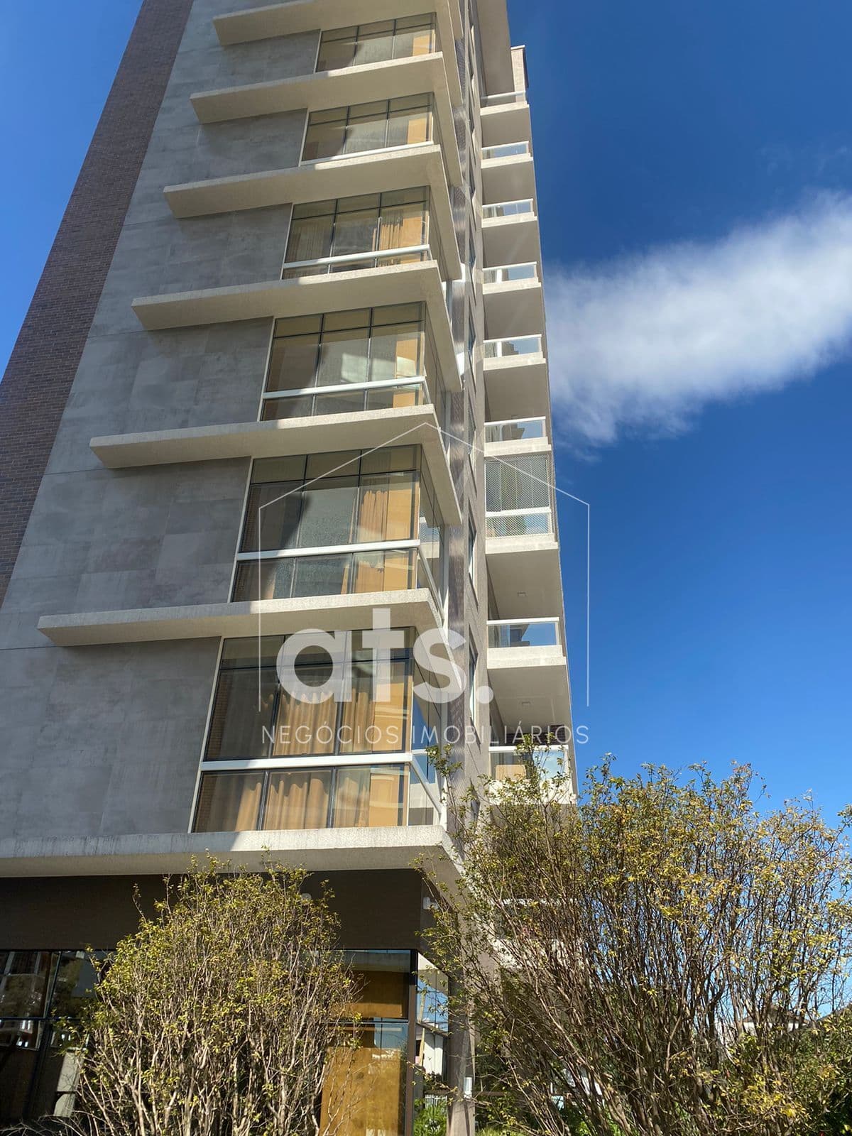Apartamento Alto Padrão em andar alto