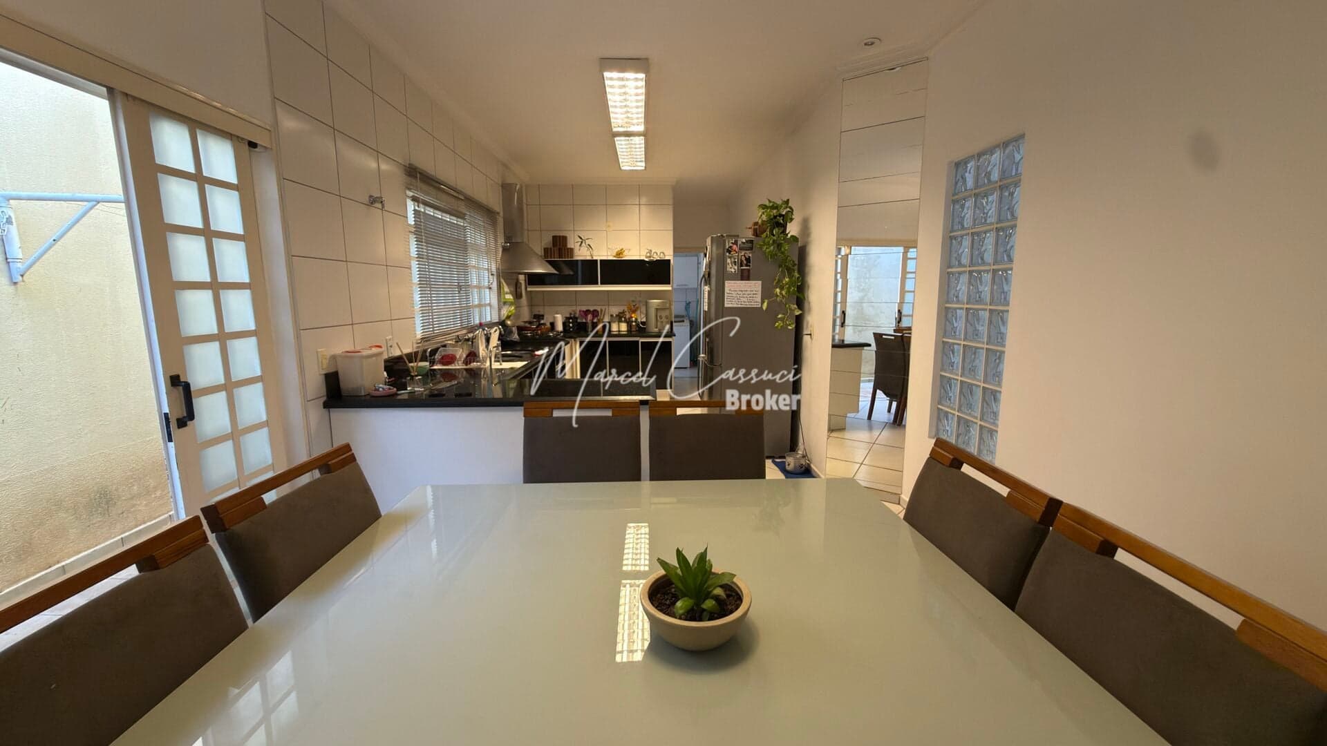 Casa à venda com 3 suítes, área gourmet, no Bairro Alvorada em Mirassol-SP