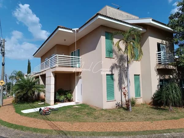 Sobrado à venda, 4 dormitórios, sendo 2 suítes, salas, cozinha, lavanderia, sacada piso superior, localização incrível, no condomínio Village Damha II de Mirassol/SP.