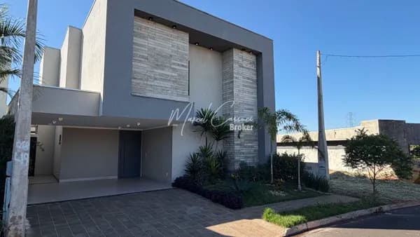 Sobrado à venda, com 3 quartos suítes, sendo 1 máster com closet, Home privativo reversível para o quarto dormitório, piscina, garagem para 4 carros. Localizado no Condomínio Setlife II em Mirassol/SP.