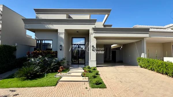 Casa à venda com, 3 quartos suítes sendo 2 com closet, cozinha gourmet, escritório, lavabo, home e piscina aquecida, localizada no Condomínio TerraVista na cidade de Mirassol/SP.