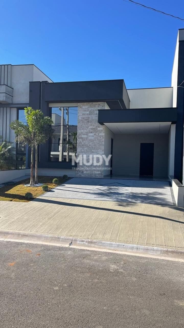 Casa térrea em condominio, 3 quartos sendo uma suíte, com piscina e closet, à venda em Indaiatuba-SP