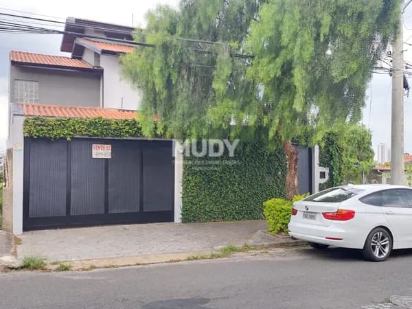 Casa à Venda no Jardim Regina – Conforto, Espaço e Excelente Localização