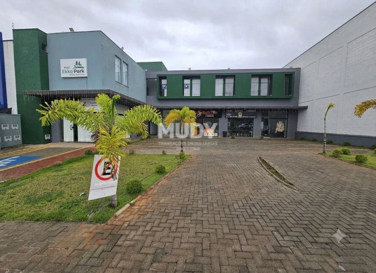 Sala comercial com banheiro e ar condicionado nova em ótimo ponto - Indaiatuba SP