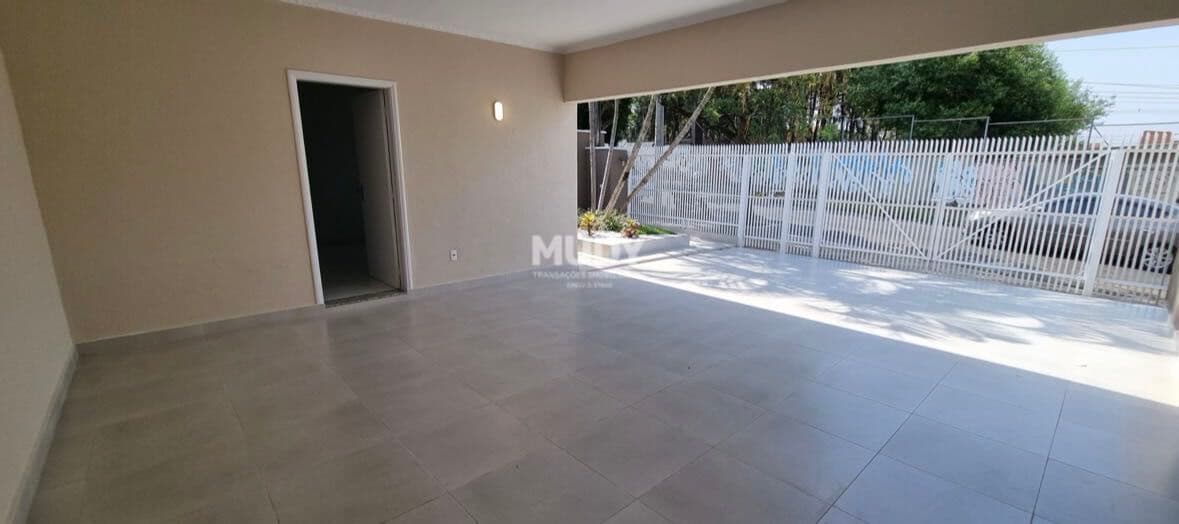 Casa térrea 3 quartos, edícula, churrasqueira em terreno de 250m2 para alugar em Indaiatuba SP