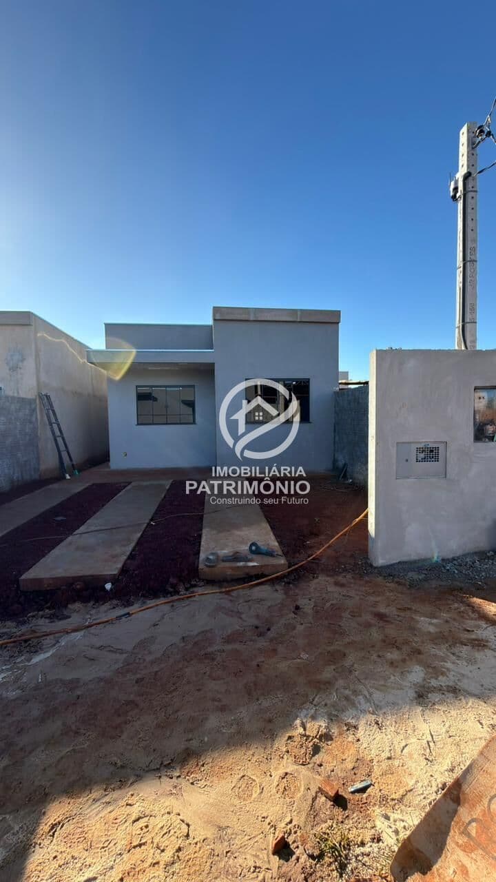 CASA A VENDA NO VIVAL DOS IPÊS