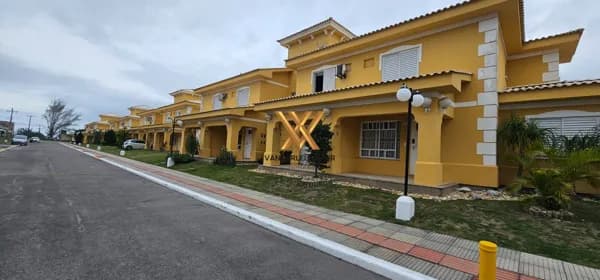 Casa Alto Padrão em Mar Grosso, Laguna/SC