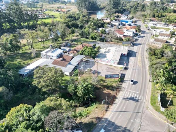 Imóvel Comercial com Estrutura Completa e 2.550m² em Localização Estratégica no Bairro Bremer