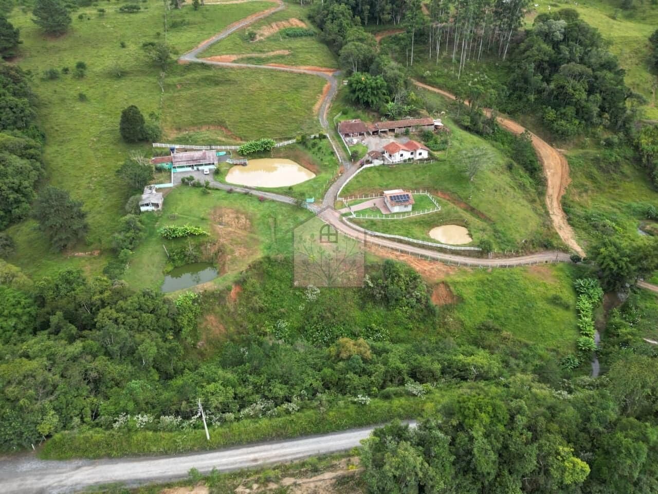 Fazenda/Sítios/Chácaras em Laurentino - Vila Nova