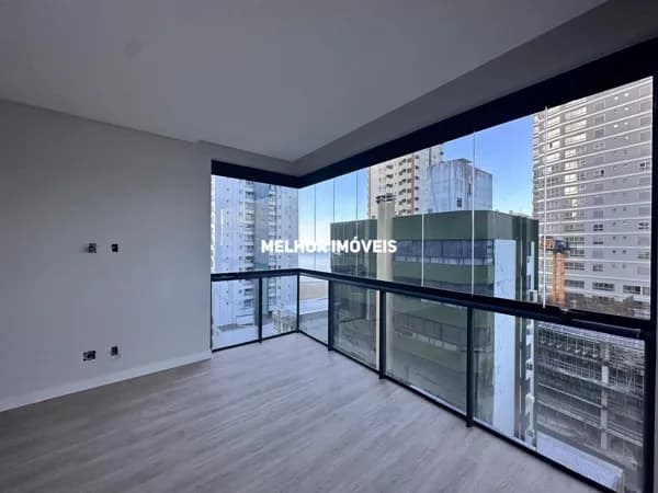 Apartamento cobertura Duplex novo quadra mar 4 suítes 3 vagas em Balneário Camboriú