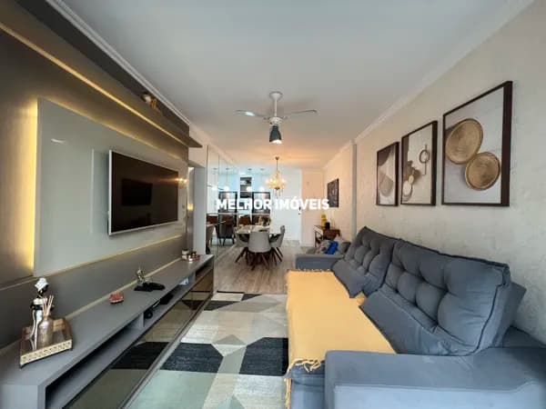 Apartamento à venda na quadra do mar em Balneário Camboriú.