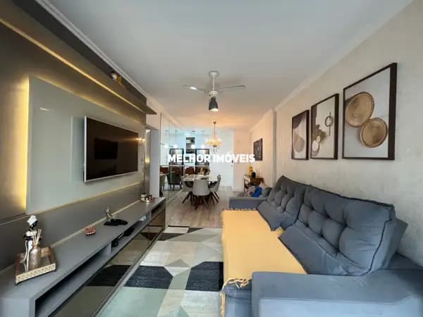 Apartamento à venda na quadra do mar em Balneário Camboriú.