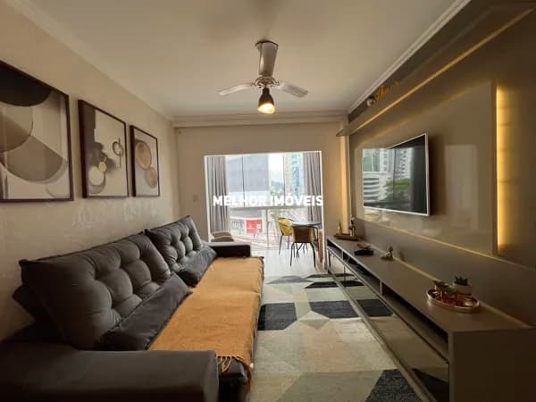 Apartamento à venda na quadra do mar em Balneário Camboriú.