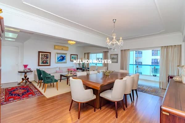 Apartamento à venda com vista mar em Balneário Camboriú.
