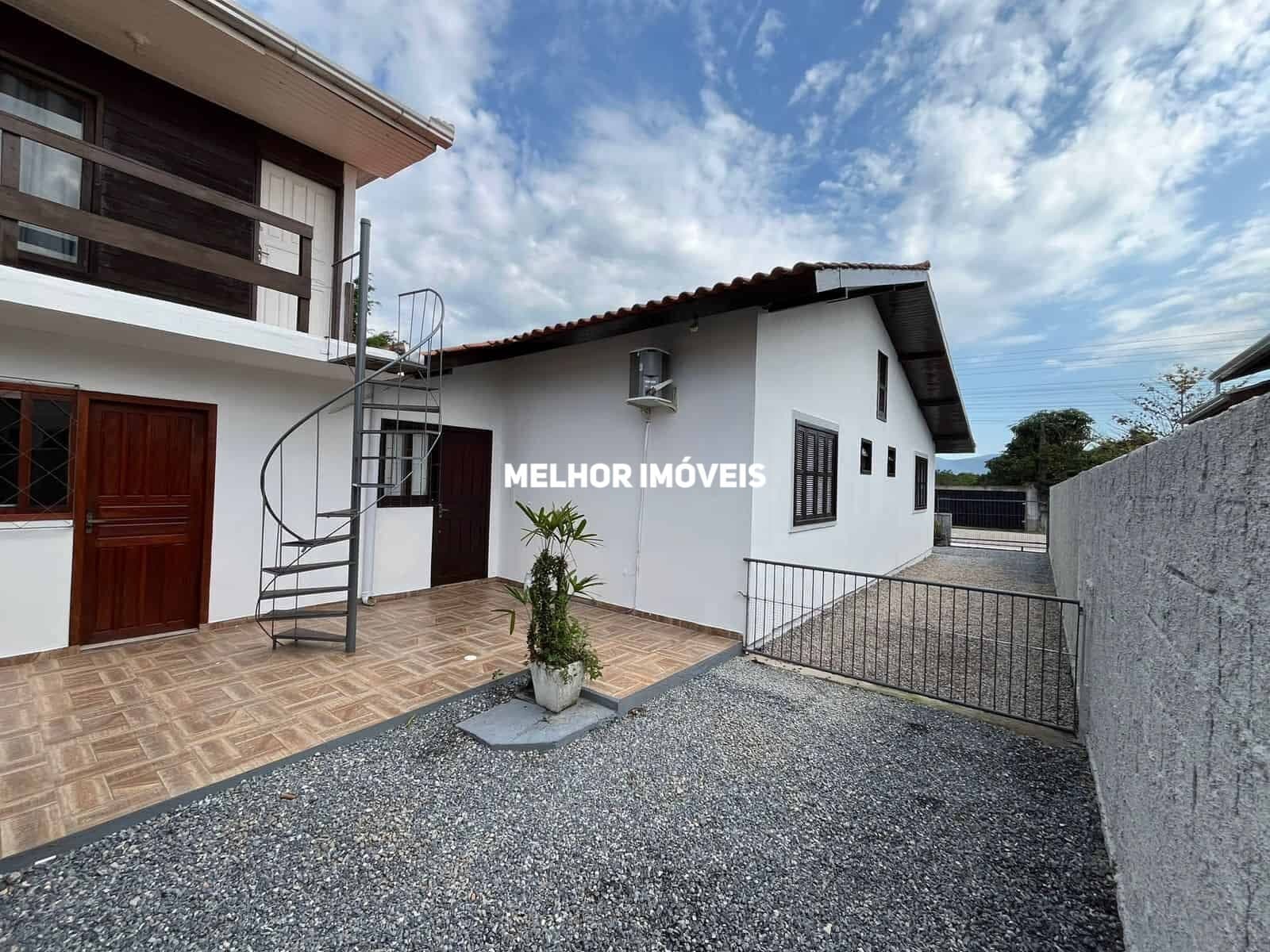 Casa à venda no Bairro Jardim Dourado em Porto Belo - SC