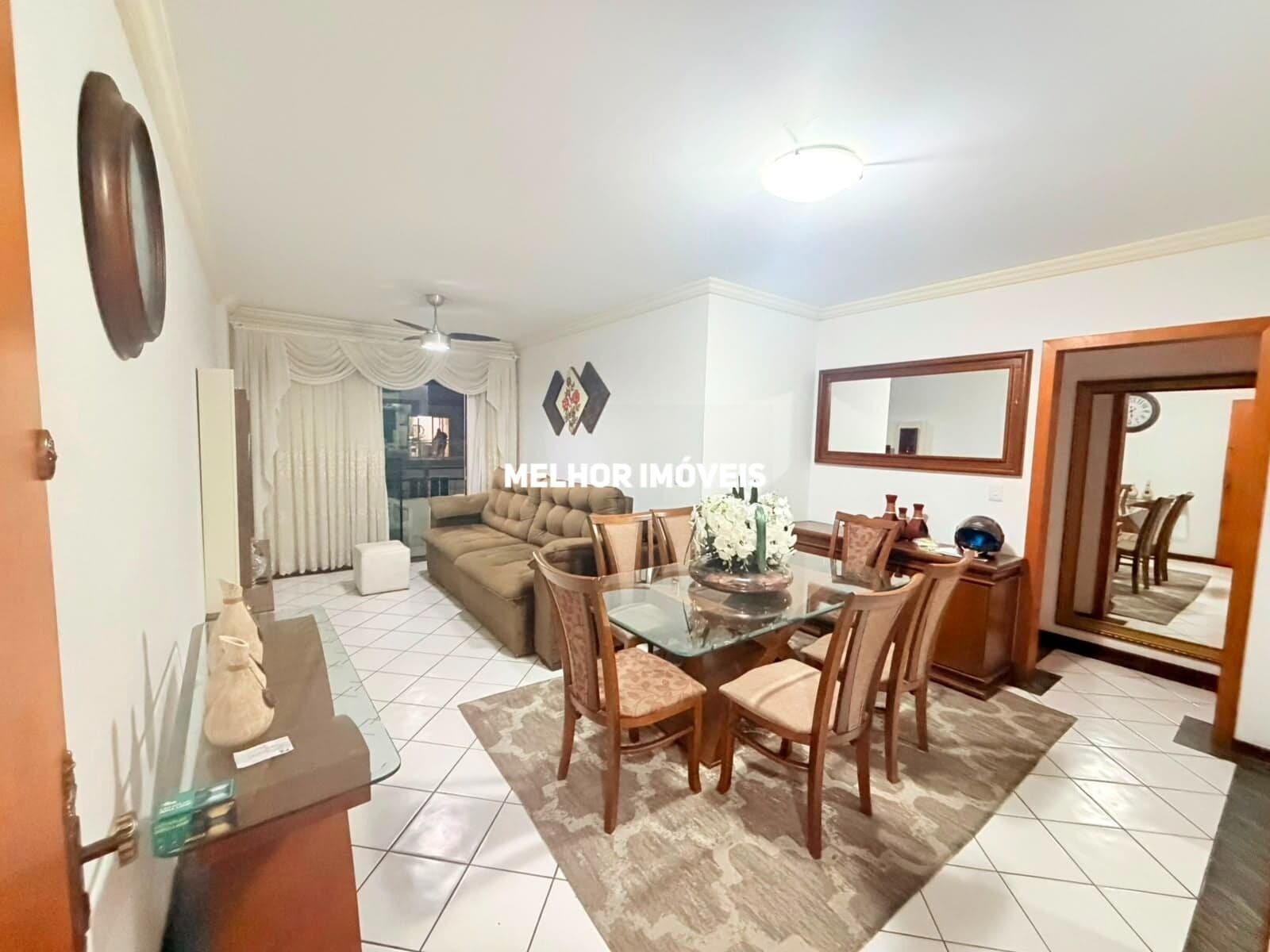 Apartamento á venda no Centro de Balneário Camboriú