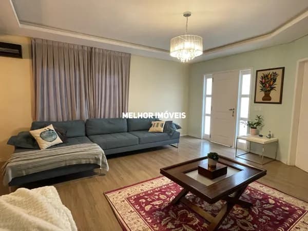 Casa para locação anual com 3 dormitórios, mobiliada e equipada localizada em Camboriú/SC