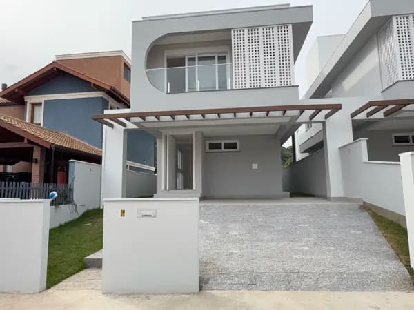 Casa Exclusiva com 3 Suítes e Área Gourmet, em frente ao Multi Shopping 🏡✨ Málaga Eco Residence | Rio Tavares – Florianópolis ✨🏖️