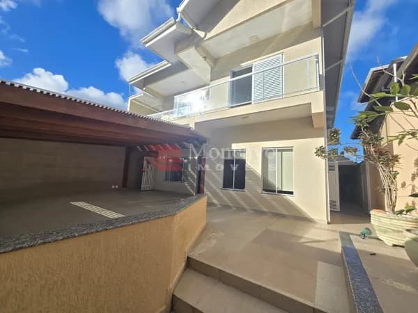 Casa à venda com 4 quartos no Jardim Califórnia.
