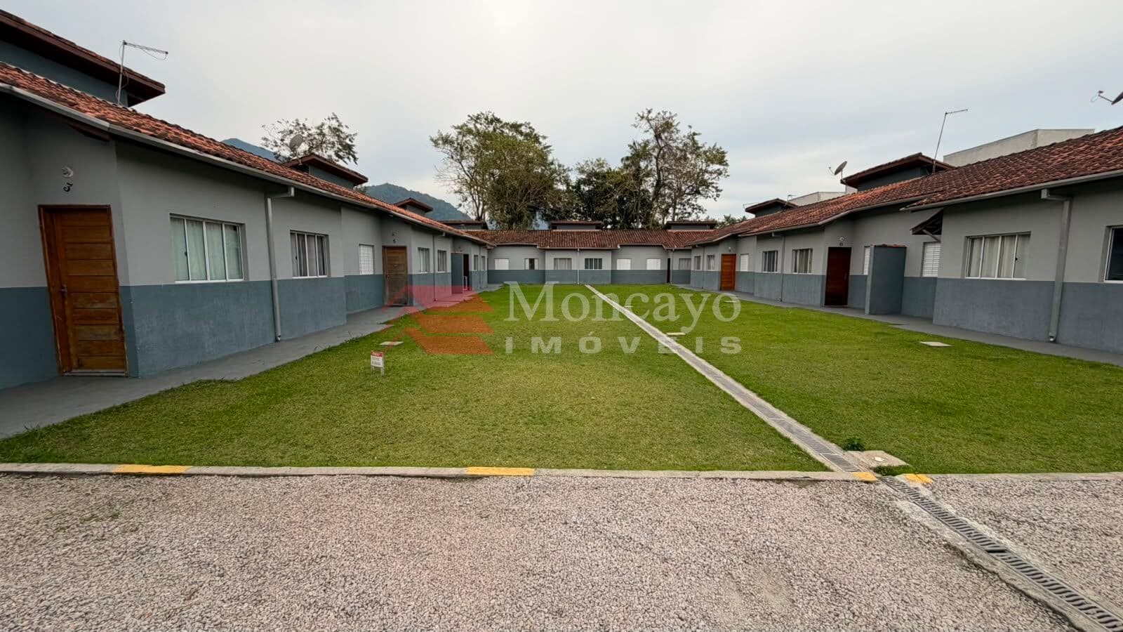 Casa em condomínio à venda no Massaguaçu.