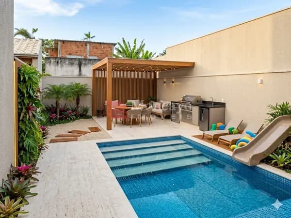 Casa nova à venda com 2 quartos no Golfinho.