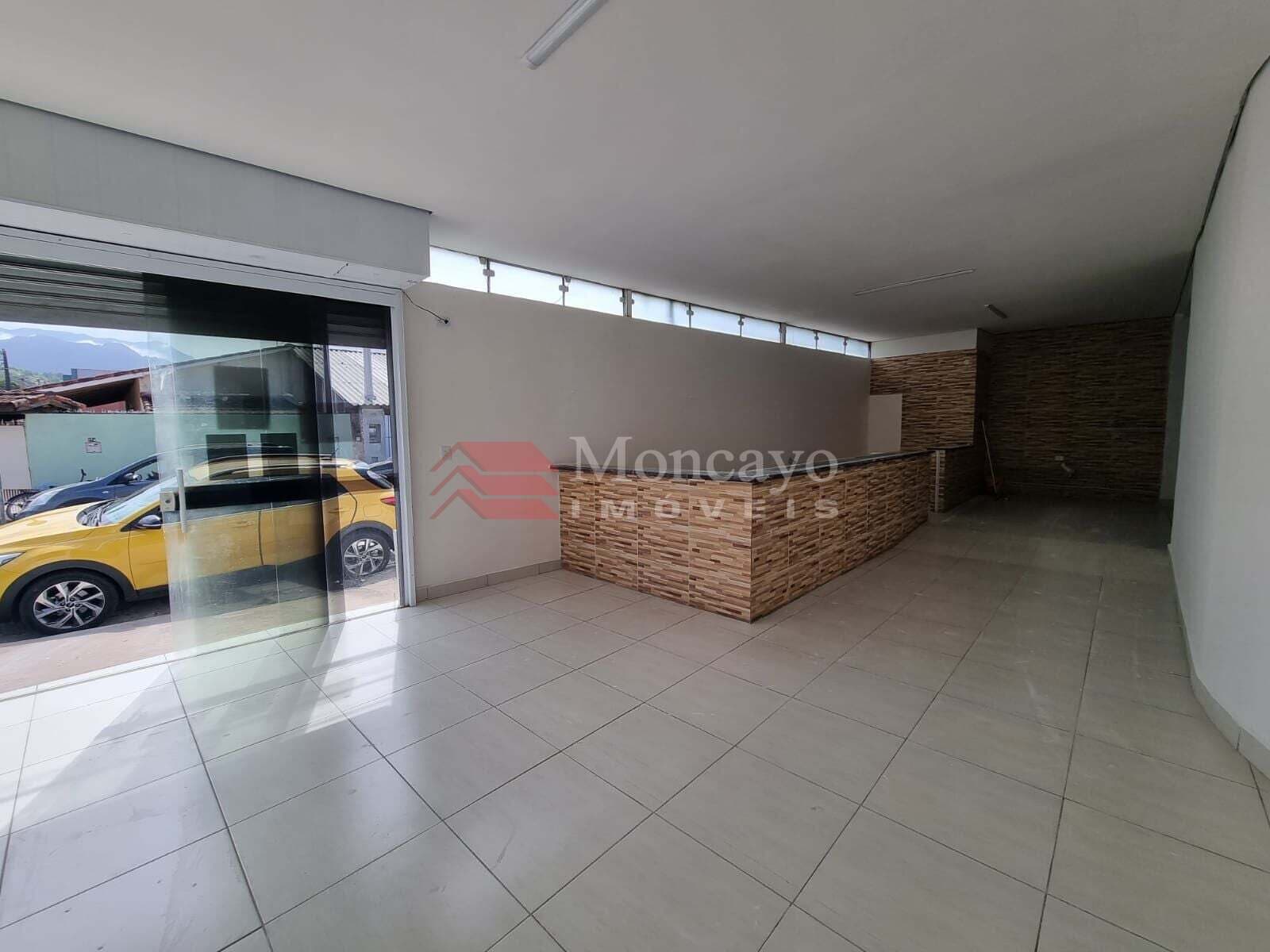 Ponto comercial para locação com 8 salas e recepção.