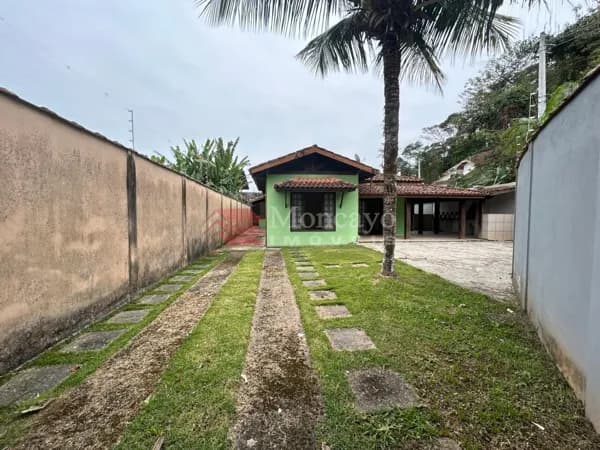 Casa à venda com 3 quartos no Jardim Califórnia.